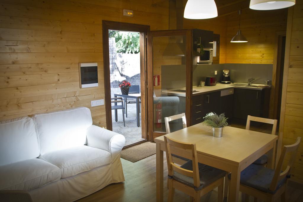 Apartamentos El Bosquet Сан-Кугат-дал-Бальєс Номер фото