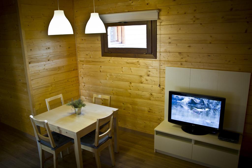 Apartamentos El Bosquet Сан-Кугат-дал-Бальєс Екстер'єр фото