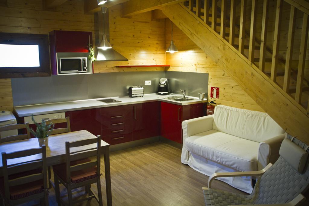 Apartamentos El Bosquet Сан-Кугат-дал-Бальєс Номер фото